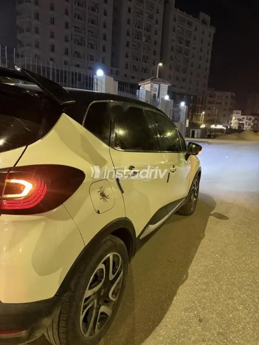 Renault Captur 2017 White Used for Sale - 3