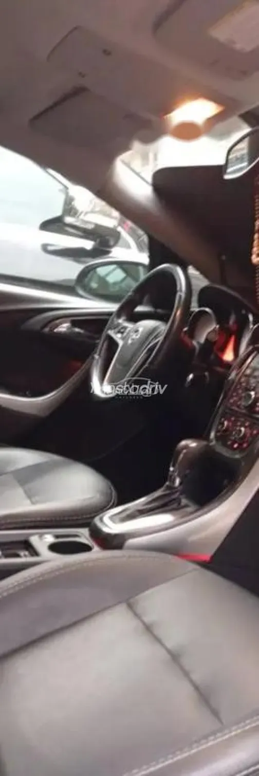 اوبل أسترا 2013 رمادي مستعملة للبيع - 4