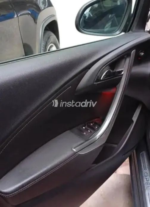 اوبل أسترا 2013 رمادي مستعملة للبيع - 9