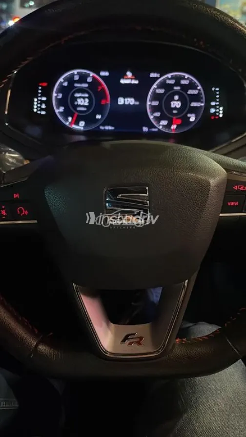 Seat Arona 2022 Red Used for Sale - 3