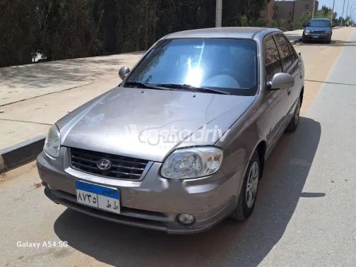 Hyundai Verna 2013 Gray Used for Sale - 8