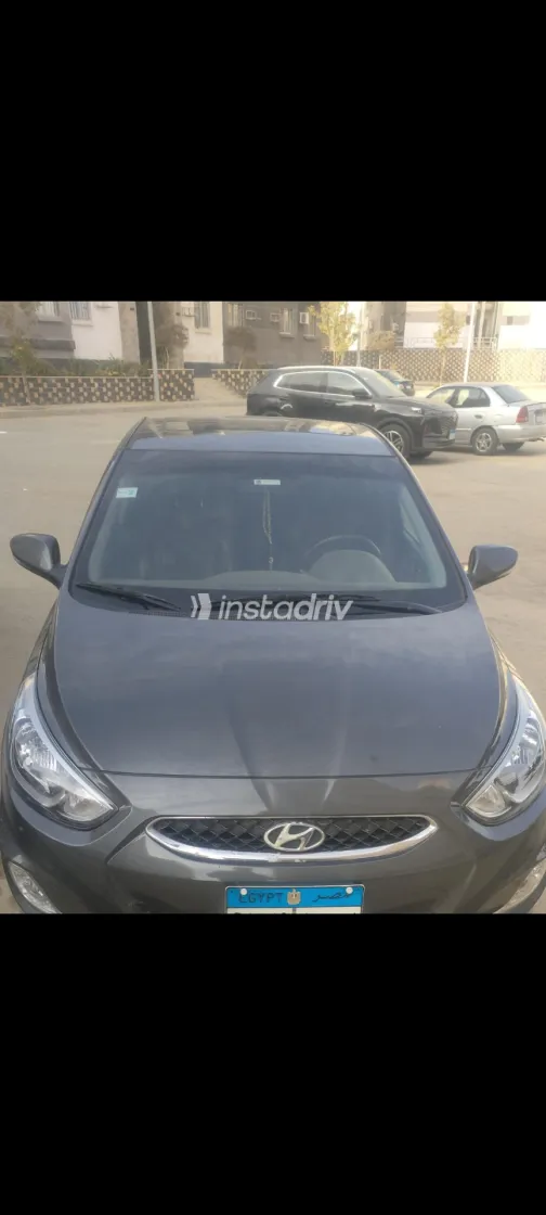 هيونداي اكسنت RB 2025 أبيض مستعملة للبيع - 1