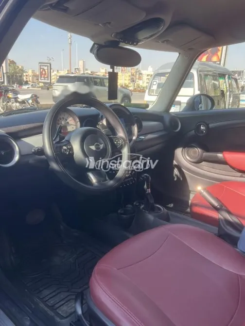 مينى كوبر 2013 أزرق غامق مستعملة للبيع - 6