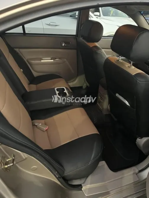 اسبيرانزا A516 2010 ذهبي مستعملة للبيع - 7