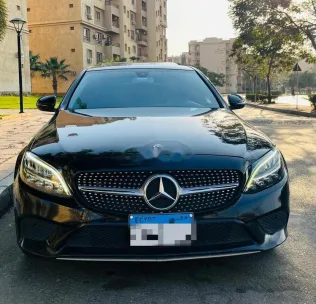 مرسيدس C 200 2019 أسود مستعملة للبيع