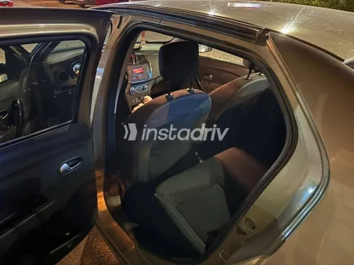 رينو لوجان 2020 أبيض مستعملة للبيع - 9