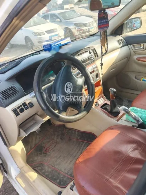 بى واى دى‬ F3 2013 أبيض مستعملة للبيع - 2