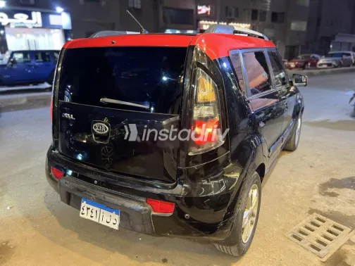 كيا سول 2010 أسود مستعملة للبيع - 3