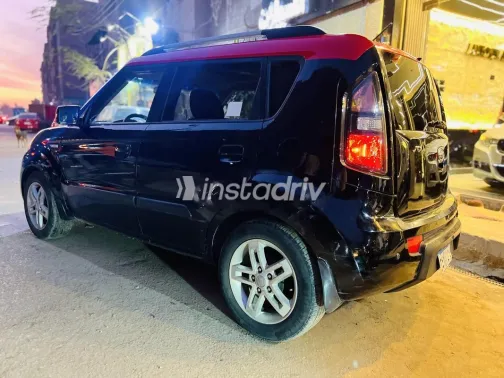 كيا سول 2010 أسود مستعملة للبيع - 5