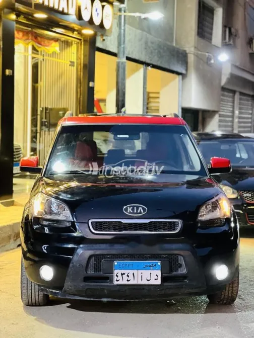 كيا سول 2010 أسود مستعملة للبيع - 7