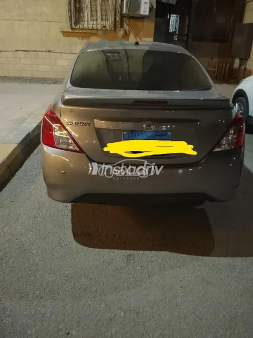 نيسان صنى 2021 رمادي مستعملة للبيع - 3