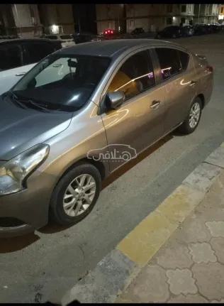 نيسان صنى 2021 رمادي مستعملة للبيع
