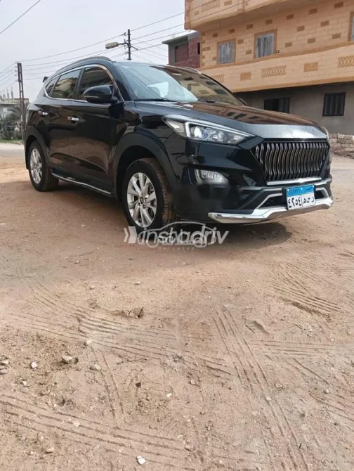 هيونداي توسان 2019 أبيض مستعملة للبيع - 2