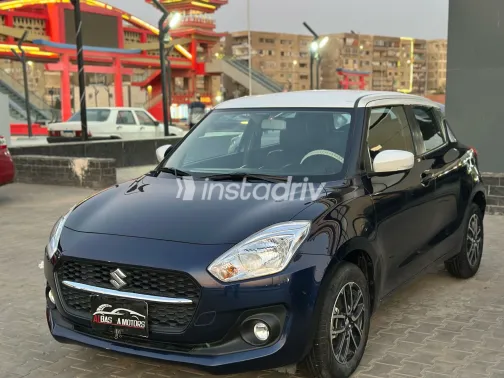 سوزوكى سويفت 2022 أبيض مستعملة للبيع - 2