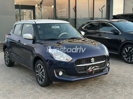 سوزوكى سويفت 2022 أبيض مستعملة للبيع - 4