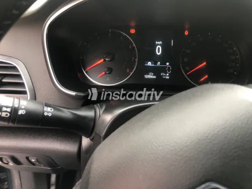 Renault Megane 2022 White Used for Sale - 2