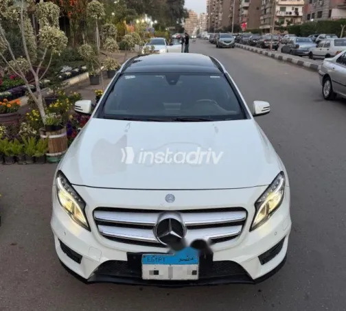 مرسيدس GLA 2017 أبيض مستعملة للبيع - 2