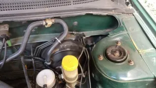 نيسان صنى 1999 أخضر غامق مستعملة للبيع