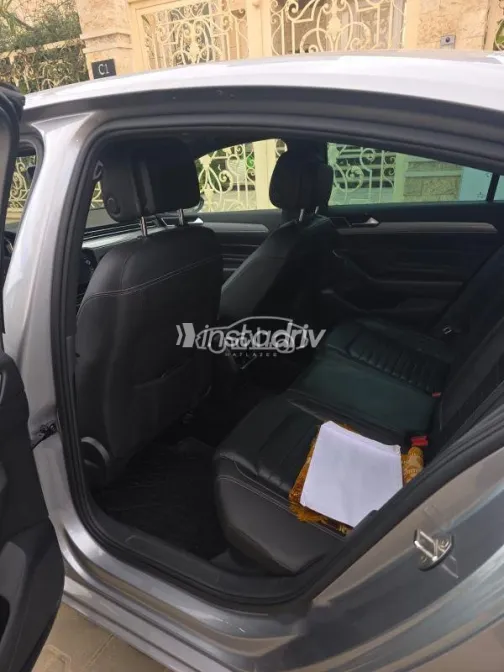 Volkswagen Passat 2021 Silver Used for Sale - 1