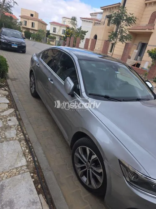 Volkswagen Passat 2021 Silver Used for Sale - 4
