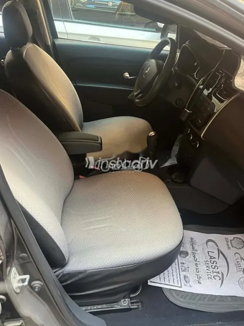 رينو لوجان 2017 أبيض مستعملة للبيع - 2