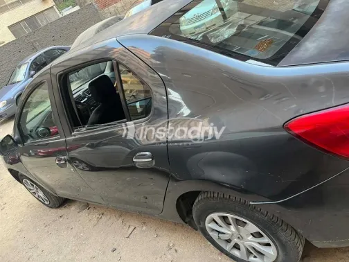 رينو لوجان 2017 أبيض مستعملة للبيع - 6