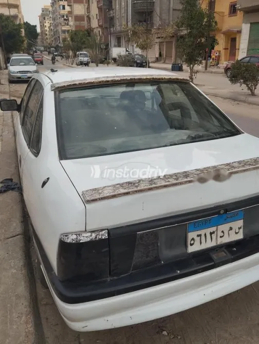 Opel Vectra 1995 White Used for Sale - 3