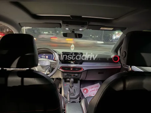 سيات ابيزا 2025 أبيض مستعملة للبيع - 1