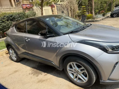تويوتا C-HR 2021 أبيض مستعملة للبيع - 4