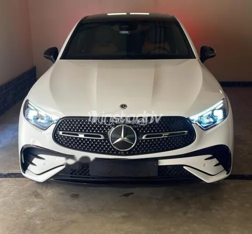 مرسيدس GLC 200 2024 أبيض مستعملة للبيع - 1