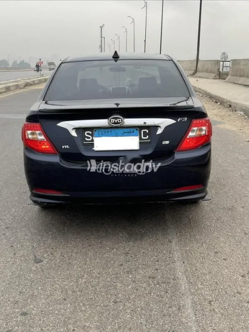 بى واى دى‬ F3 2021 أزرق غامق مستعملة للبيع - 3