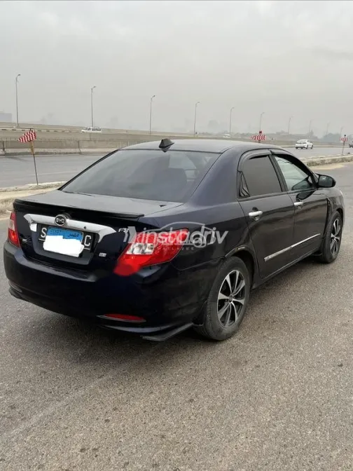 بى واى دى‬ F3 2021 أزرق غامق مستعملة للبيع - 5