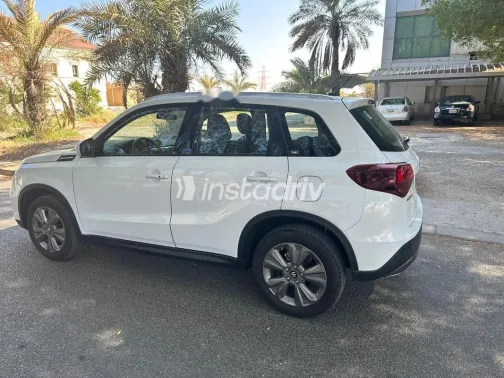 سوزوكى فيتارا 2022 أبيض مستعملة للبيع - 2
