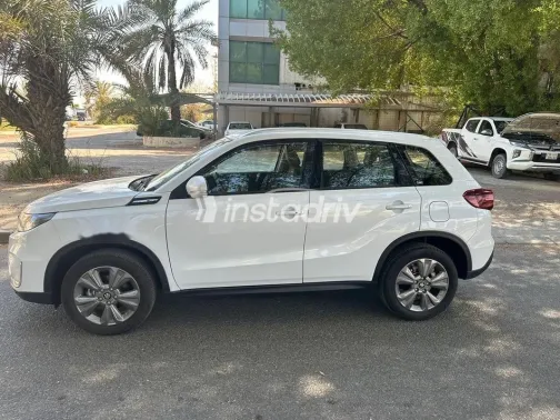 سوزوكى فيتارا 2022 أبيض مستعملة للبيع - 3