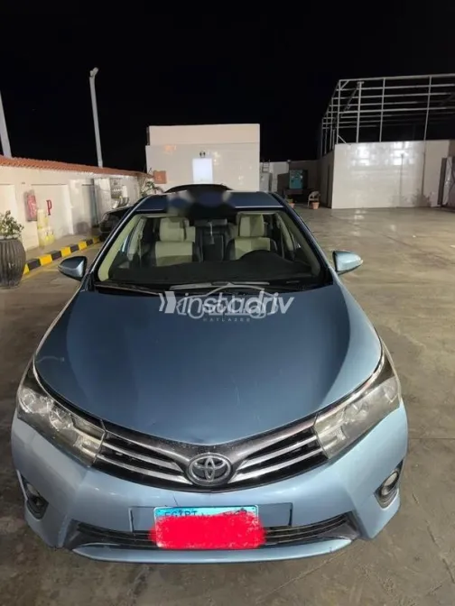 تويوتا كورولا 2016 سماوي مستعملة للبيع - 2
