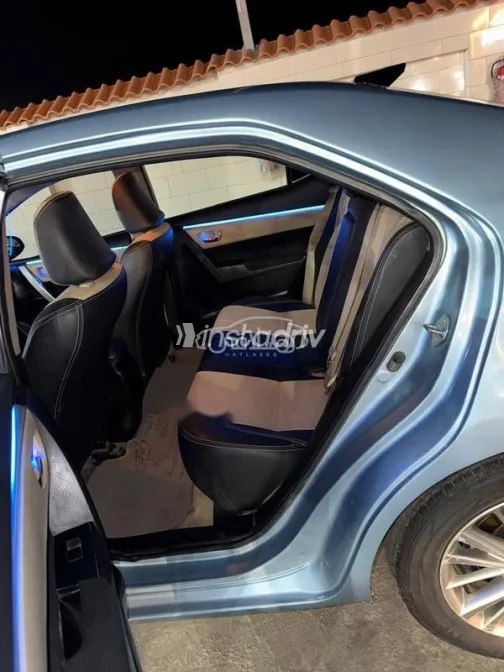 تويوتا كورولا 2016 سماوي مستعملة للبيع - 3