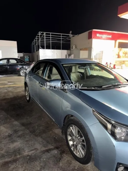 تويوتا كورولا 2016 سماوي مستعملة للبيع - 9