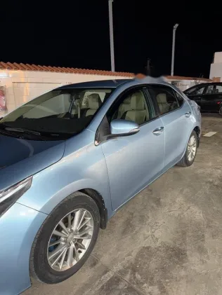 تويوتا كورولا 2016 سماوي مستعملة للبيع