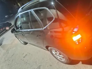 كيا كارينز 2010 أسود مستعملة للبيع