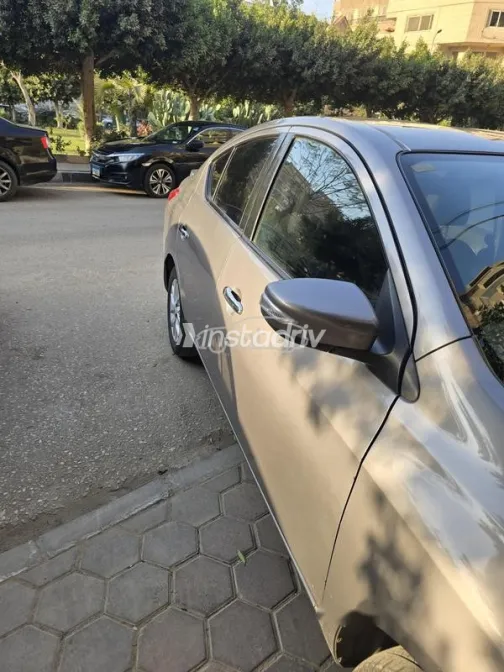 نيسان صنى 2022 أبيض مستعملة للبيع - 2