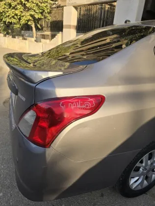 نيسان صنى 2022 أبيض مستعملة للبيع