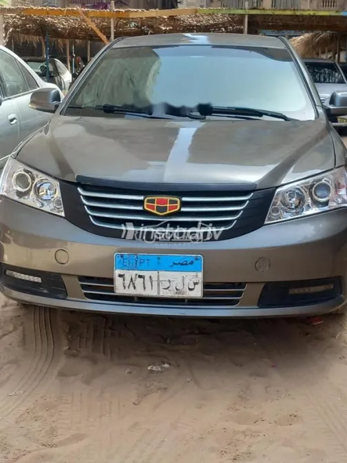 جيلي امجراند 7 2014 رمادي غامق مستعملة للبيع - 2