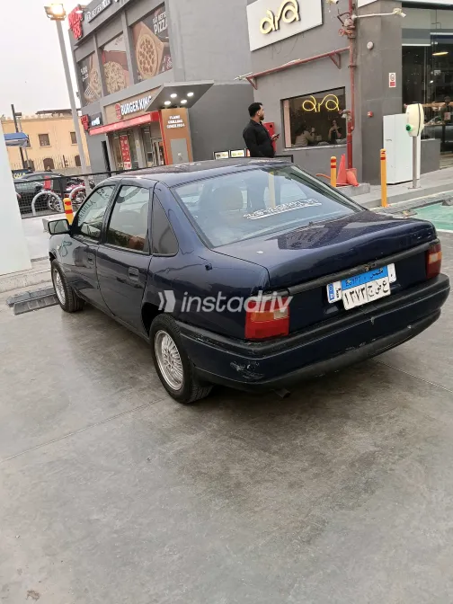 اوبل فيكترا 1994 أبيض مستعملة للبيع - 2