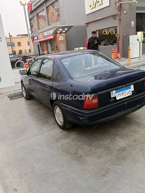 اوبل فيكترا 1994 أبيض مستعملة للبيع - 3