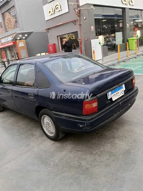 اوبل فيكترا 1994 أبيض مستعملة للبيع - 6