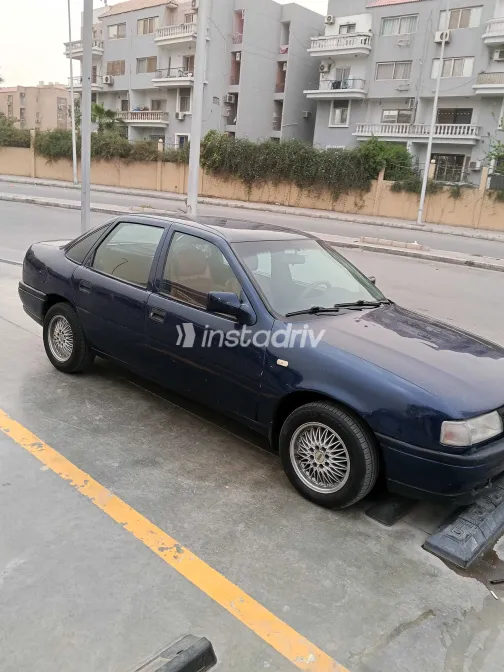 اوبل فيكترا 1994 أبيض مستعملة للبيع - 8