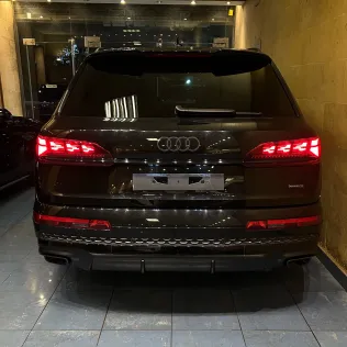 اودي Q7 2025 أبيض مستعملة للبيع