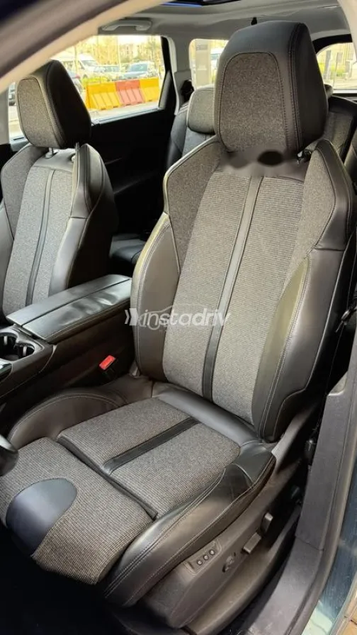 بيجو 5008 2019 أزرق غامق مستعملة للبيع - 7