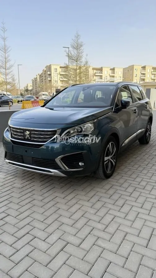 بيجو 5008 2019 أزرق غامق مستعملة للبيع - 9