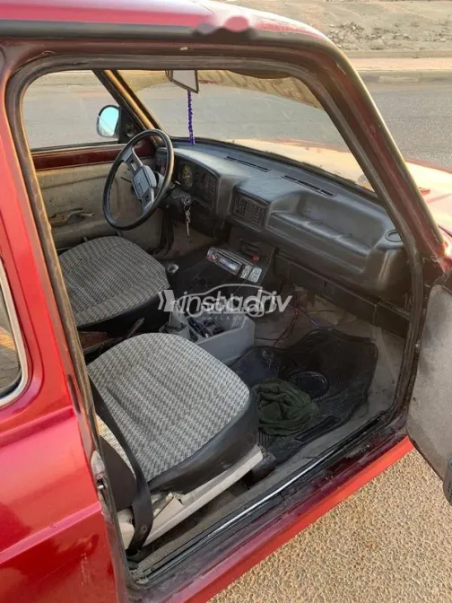 فيات 128 1998 أحمر غامق مستعملة للبيع - 8